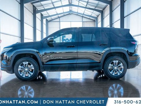 Used 2025 Chevrolet Equinox LT image 2