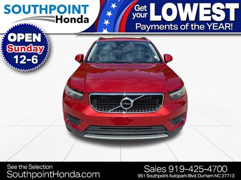 Used 2019 Volvo XC40 T4 Momentum FWD image 2