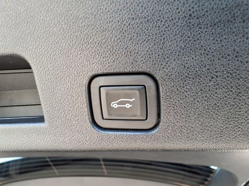 Used 2024 Chevrolet Traverse Z71 AWD/4WD image 14