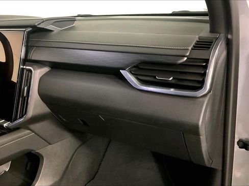 Used 2025 GMC Acadia Elevation FWD image 16
