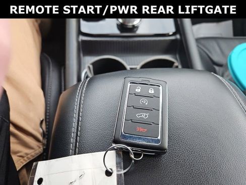 Used 2024 Jeep Grand Cherokee Limited w/ Luxury Tech Group II image 28