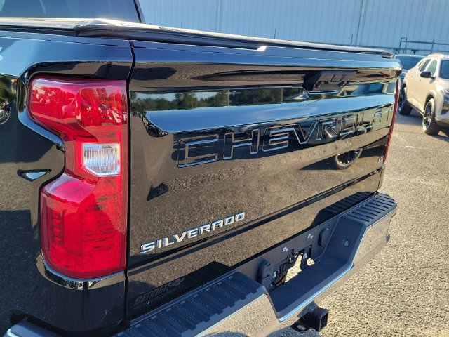 Certified 2024 Chevrolet Silverado 1500 LT AWD/4WD image 9