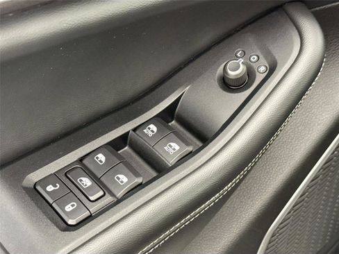 Used 2021 Jeep Grand Cherokee L Laredo AWD/4WD image 26