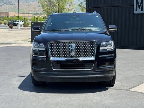 Used 2024 Lincoln Navigator Reserve AWD/4WD image 2