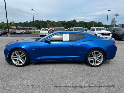 Used 2018 Chevrolet Camaro LT RWD image 4