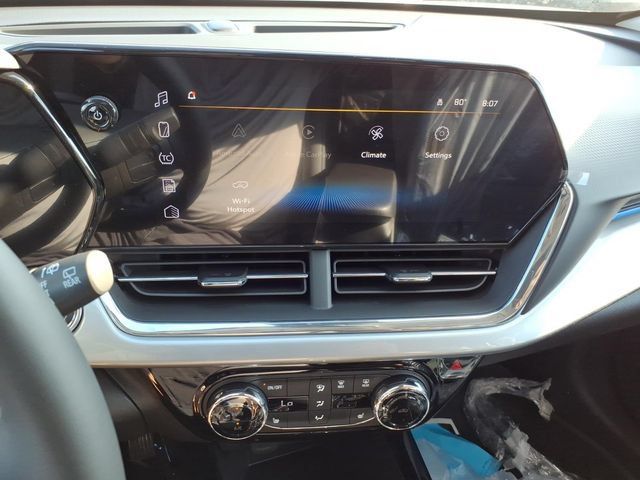 New 2026 Chevrolet Trax LT w/ Midnight Edition FWD image 11