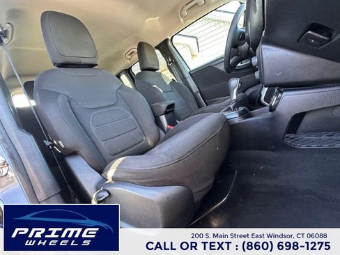 Used 2018 Jeep Renegade Latitude image 17