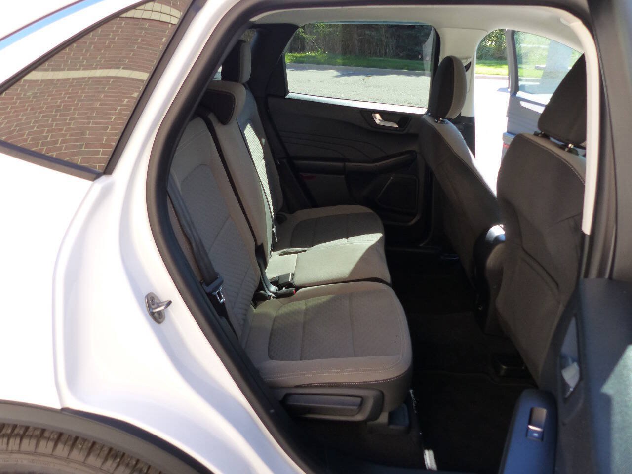 Used 2021 Ford Escape SE FWD image 39