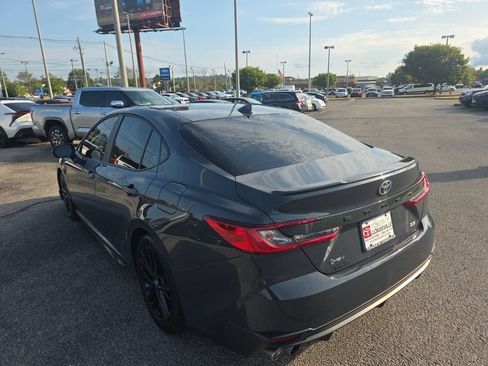 Used 2025 Toyota Camry SE FWD image 5