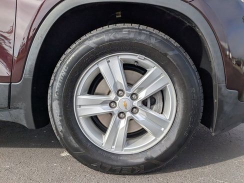 Certified 2021 Chevrolet Trax LT w/ Driver Confidence Package image 12