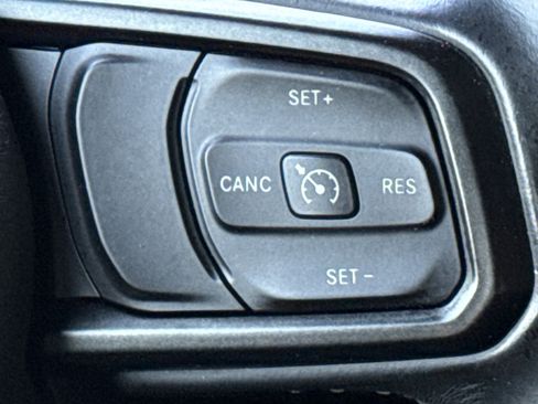 Used 2019 Jeep Wrangler Sport AWD/4WD image 20