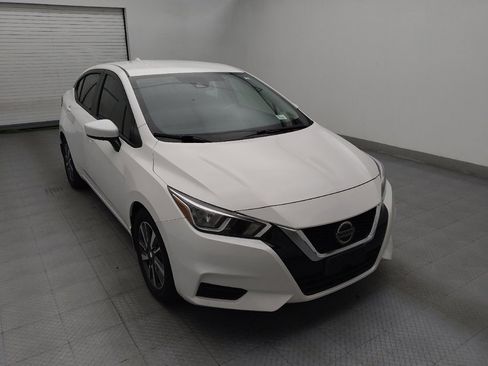 Used 2022 Nissan Versa SV w/ Trunk Package FWD image 13