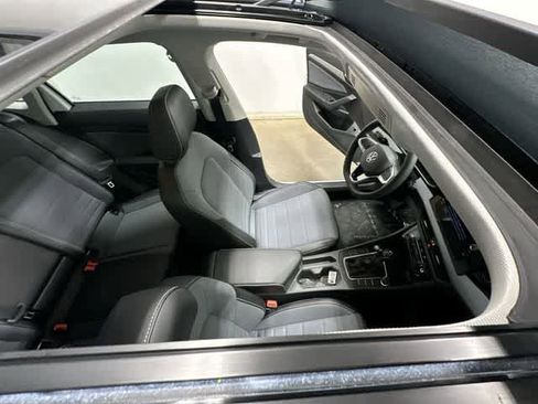 New 2026 Volkswagen Jetta SE FWD image 6