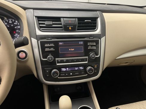 Used 2017 Nissan Altima 2.5 SV image 15