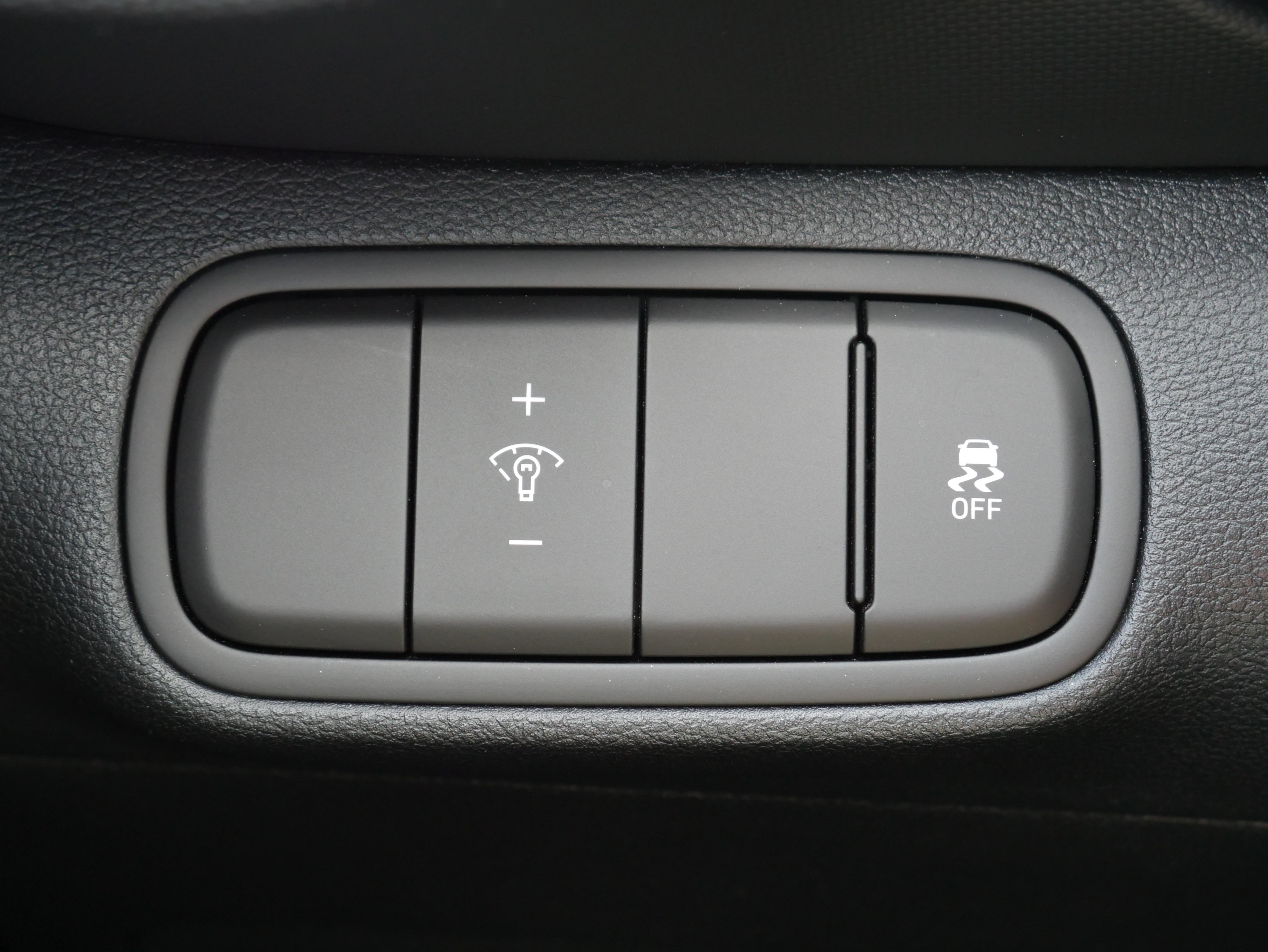 Used 2026 Hyundai Venue SEL FWD image 31