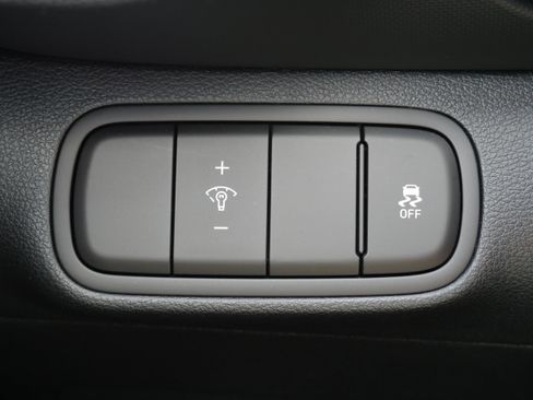 Used 2026 Hyundai Venue SEL FWD image 31