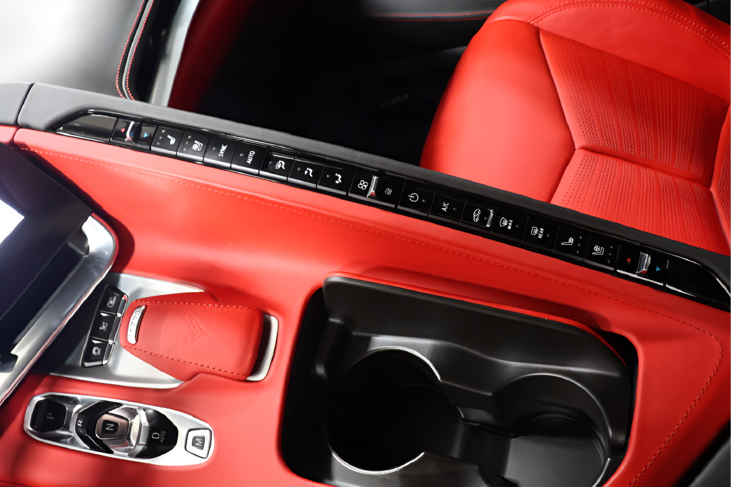 Used 2024 Chevrolet Corvette Stingray Premium Cpe w/ Z51 Performance Package RWD image 19