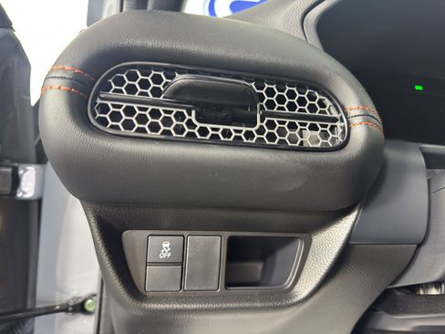 Used 2025 Honda HR-V Sport image 17