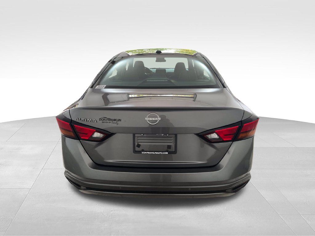 Used 2025 Nissan Altima 2.5 S FWD image 4