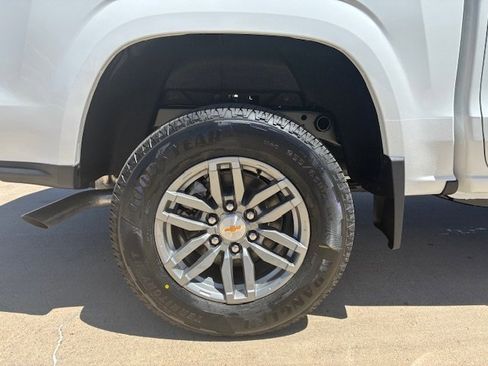 New 2025 Chevrolet Colorado LT image 9