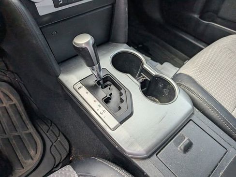 Used 2014 Toyota Camry SE FWD image 4