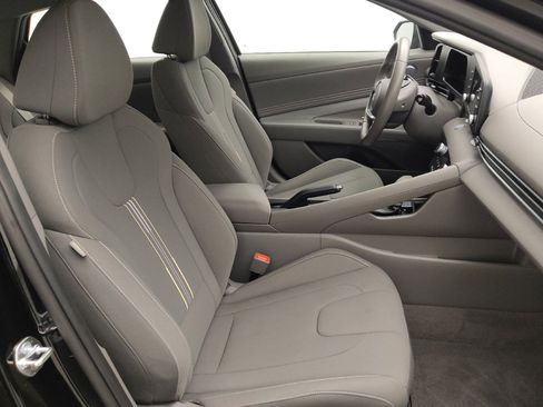 Used 2025 Hyundai Elantra Sport FWD image 21