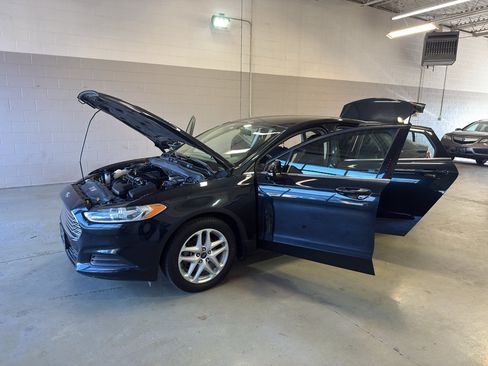Used 2014 Ford Fusion SE FWD image 11