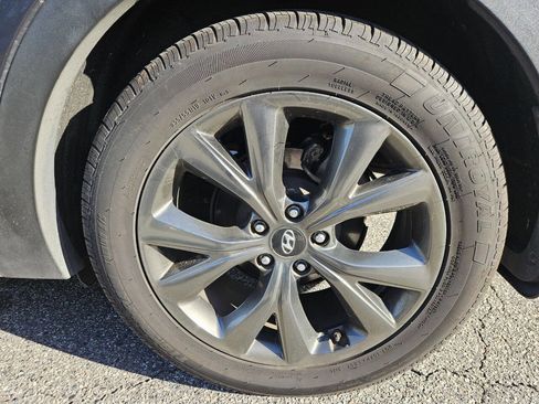 Used 2018 Hyundai Santa Fe Sport image 26