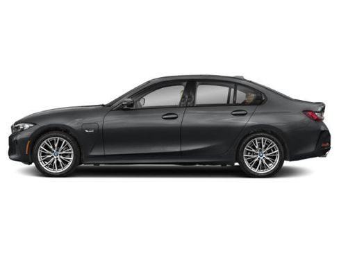 Certified 2024 BMW 330e w/ Premium Package RWD image 3