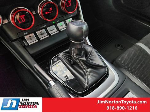 Used 2025 Toyota GR86 Premium w/ ALL Weather Mat Package (TMS) RWD image 20