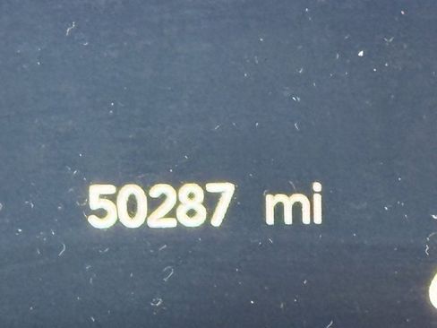 Used 2023 Chrysler Pacifica Touring-L image 23