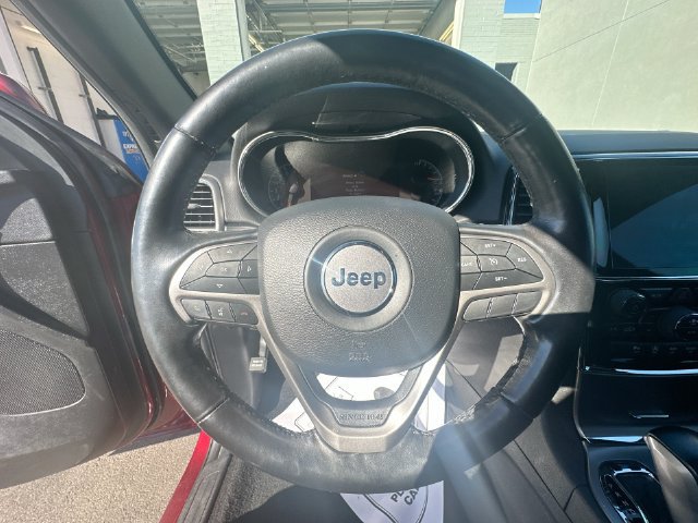 Used 2020 Jeep Grand Cherokee Altitude AWD/4WD image 17