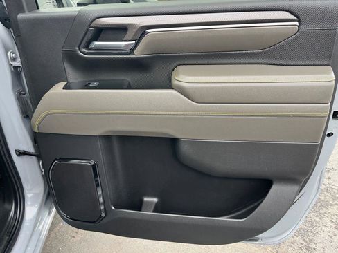 Used 2024 Chevrolet Silverado 2500 ZR2 w/ Technology Package image 24