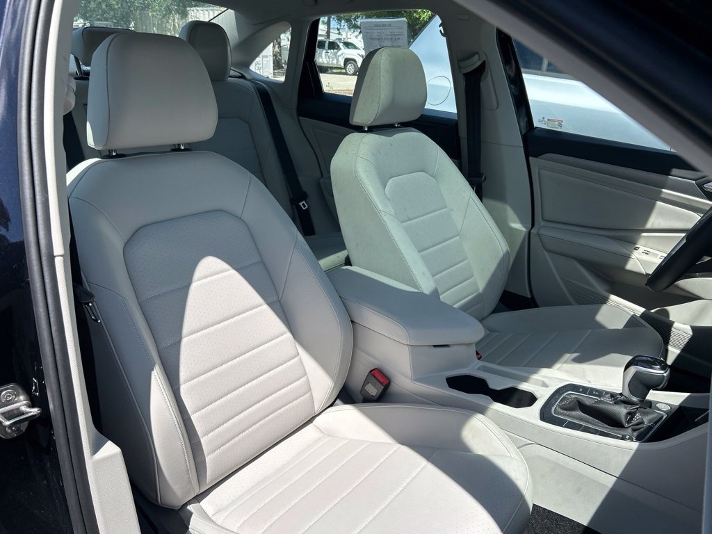 Used 2024 Volkswagen Jetta SE w/ Panoramic Sunroof Package FWD image 44