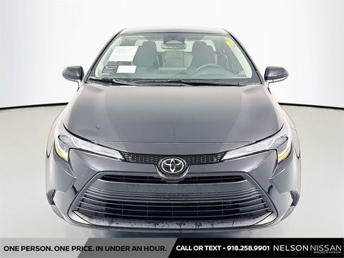 Used 2024 Toyota Corolla LE FWD image 2