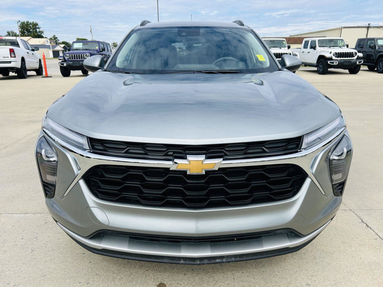 Used 2026 Chevrolet Trax LT FWD image 29