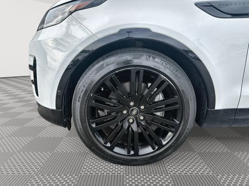 Used 2019 Land Rover Discovery HSE Luxury AWD/4WD image 17