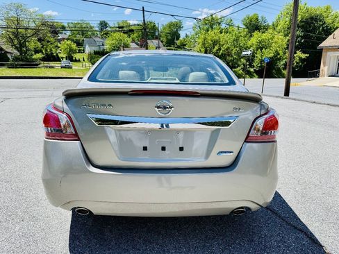 Used 2013 Nissan Altima 2.5 SL w/ Technology Pkg FWD image 6