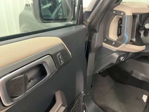 Used 2022 Ford Bronco Wildtrak image 21