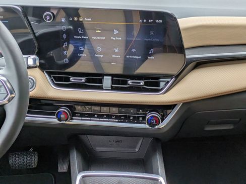 New 2026 Chevrolet Equinox ACTIV w/ Convenience Package III image 19