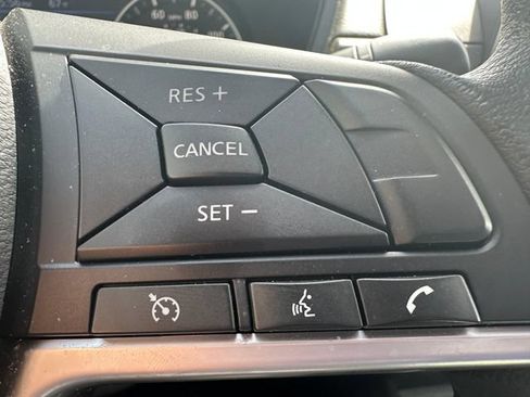 Used 2025 Nissan Altima 2.5 SV FWD image 14