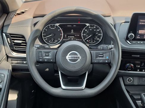 Used 2021 Nissan Rogue SV AWD/4WD image 16