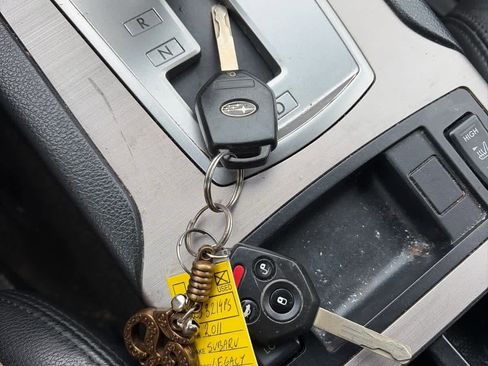 Used 2011 Subaru Legacy 2.5i Limited image 20