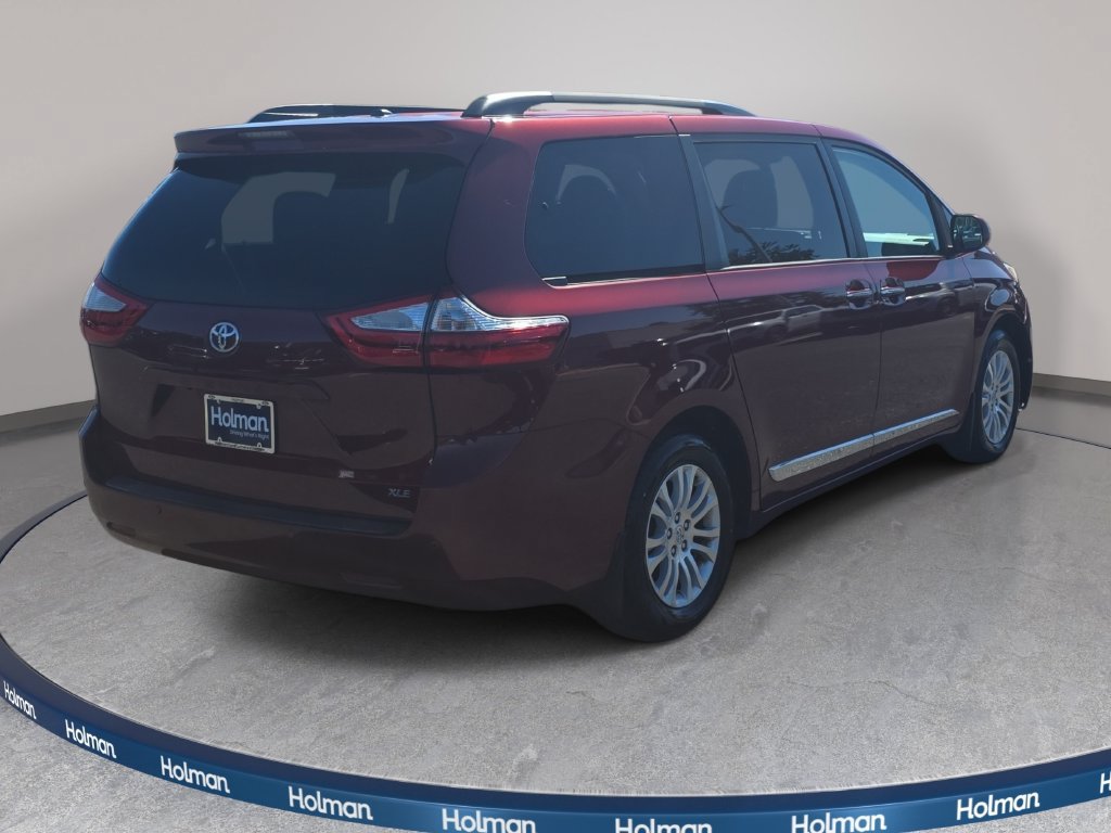 Used 2017 Toyota Sienna XLE Premium w/ Protection Package FWD image 6