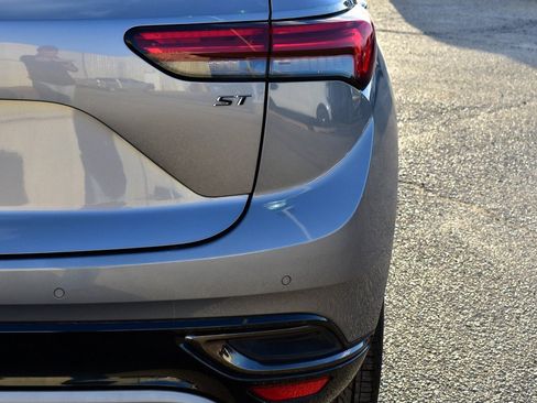 Used 2021 Buick Envision Essence w/ Sport Touring Package image 11