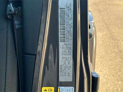 Used 2019 Jeep Wrangler Unlimited Sahara image 32