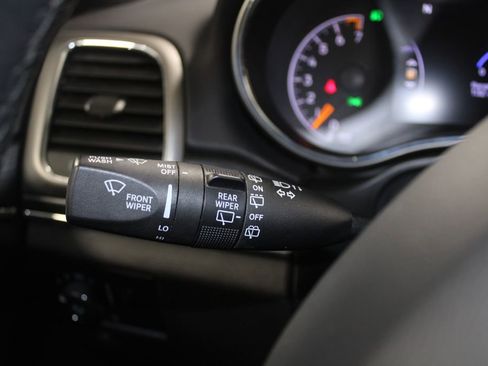 Used 2021 Jeep Grand Cherokee Limited w/ Trailer Tow Group IV image 39