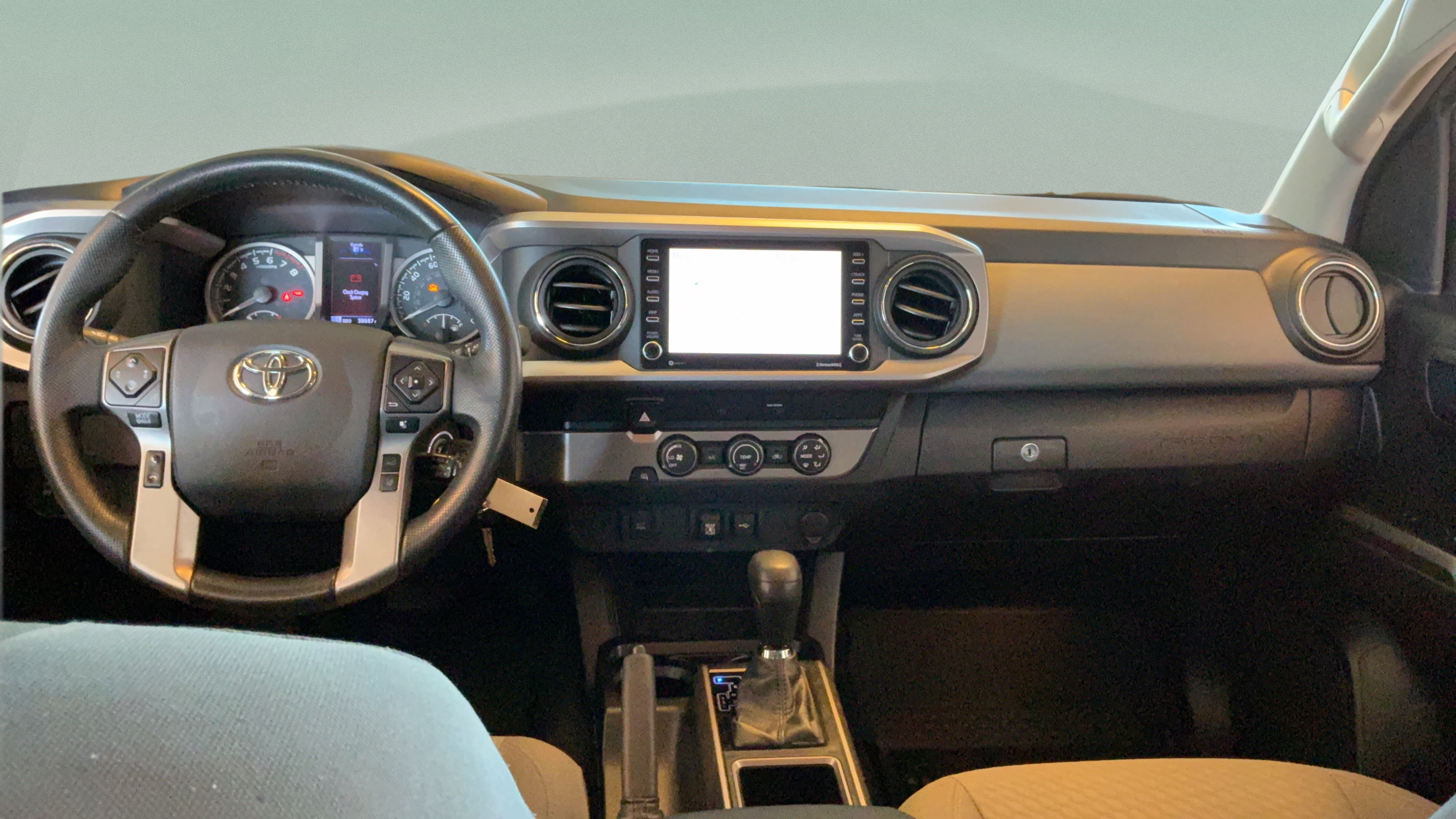 Used 2020 Toyota Tacoma SR5 RWD image 46