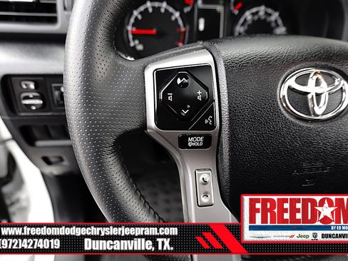 Used 2022 Toyota 4Runner SR5 Premium w/ Moonroof Package AWD/4WD image 25