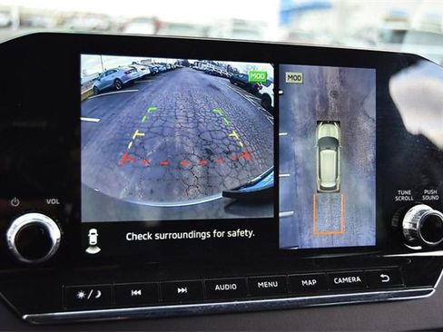 Used 2023 Mitsubishi Outlander SE image 12